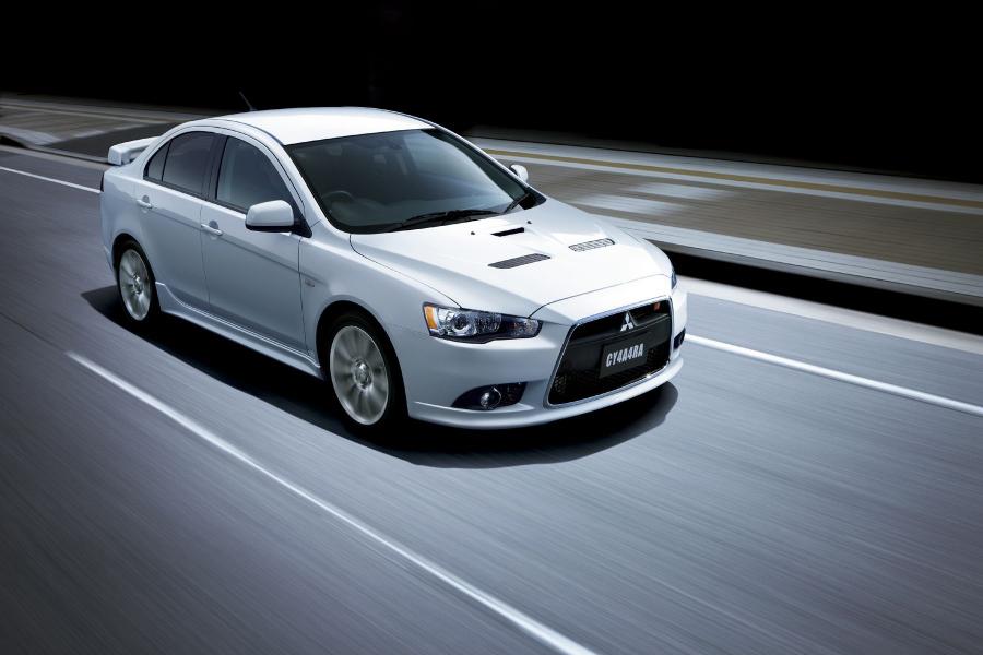  Mitsubishi Galant Fortis Ralliart 2009 года  (фото 19 из 24)